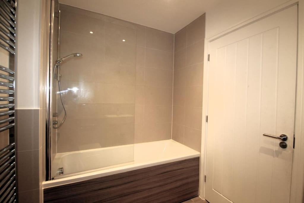 Villa Beaulieu Park - Sleeps 10 - Chelmsford Broomfield  Exterior foto